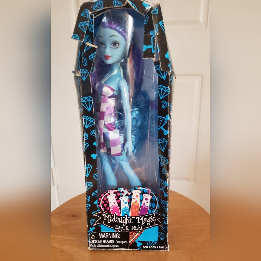 Midnight Magic Doll - Picture 4 of 4